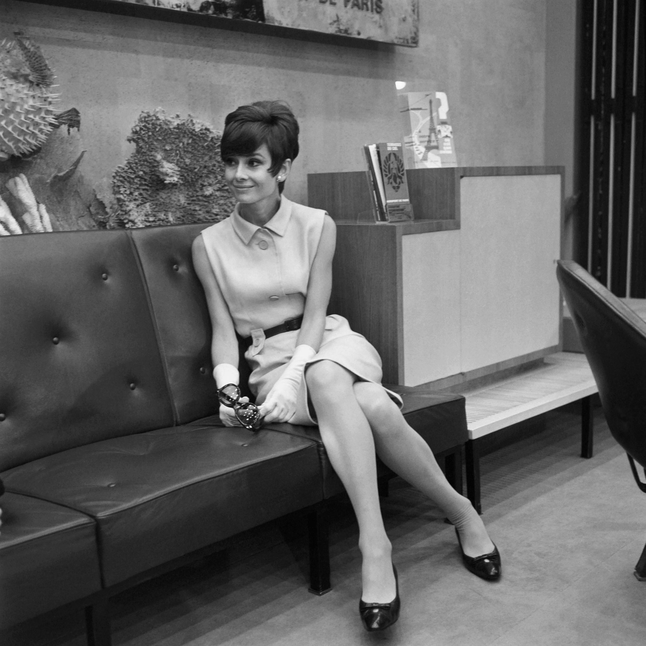 Biểu tượng thời trang Audrey Hepburn và những món phụ kiện yêu thich