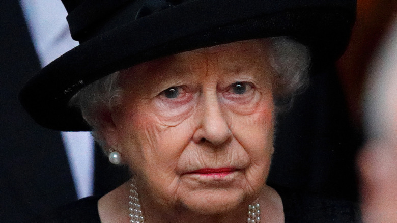 Nữ hoàng Anh cùng đôi hoa trai ngọc trai trong tang lễ Hoàng gia Anh