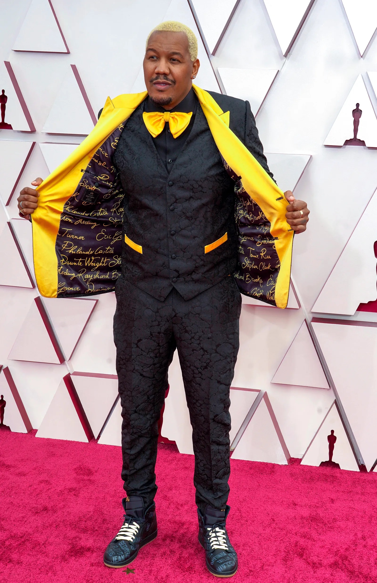 Travon Free và bộ trang phục phản đối phân biệt chủng tộc tại Oscars 2021