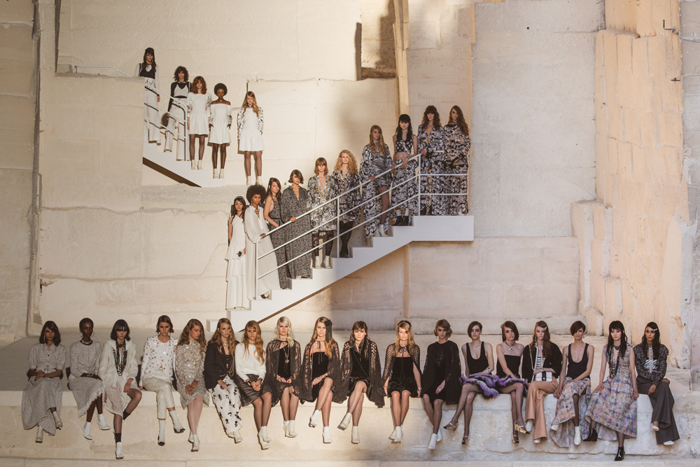 02 Cruise 2021 22 show Finale pictures copyright CHANEL 2 resize