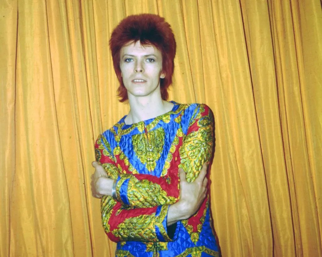 tóc mullet - David Bowie trong vai Ziggy Stardust, 1973