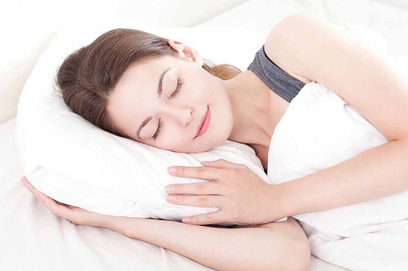 Ngủ đủ giấc để làm dịu những cơn đau nhức ngực