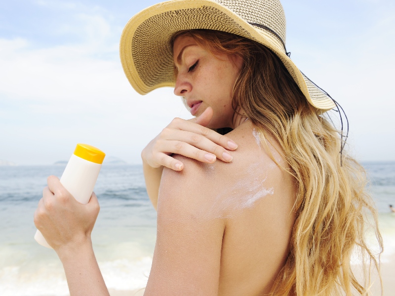 Không nên dùng chung kem chống nắng cho mặt và toàn thân là lưu ý quan trọng mà bạn không nên bỏ qua