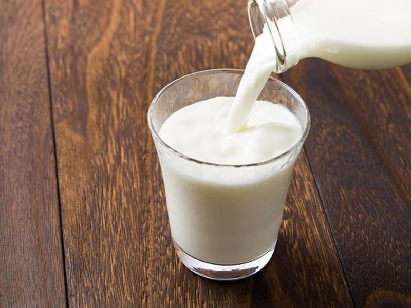 Sữa tươi có khả năng nuôi dưỡng nang lông, kích thích lông mày mọc hiệu quả