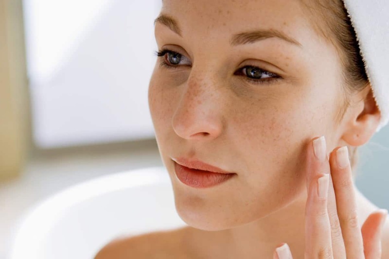 Những cách chăm sóc da mặt bị sạm đen