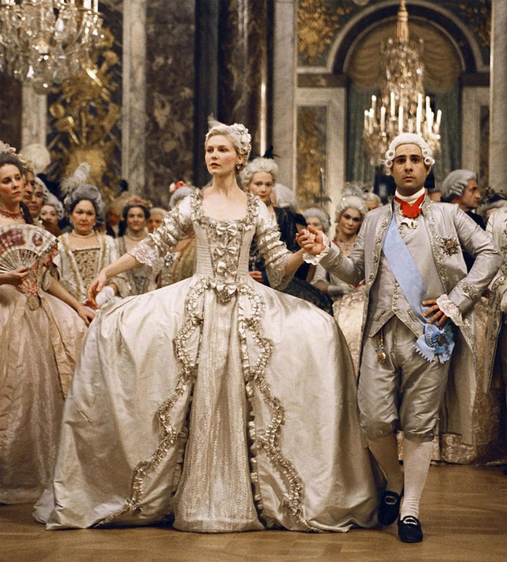 váy cưới corset trong Marie Antoinette