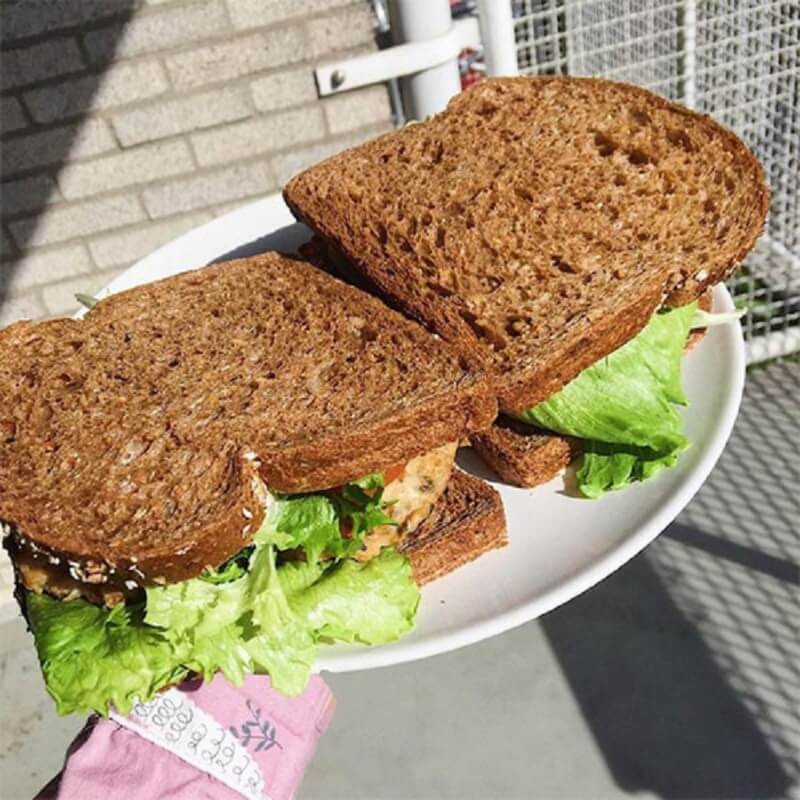 Ăn bánh mì đúng cách giúp giảm cân