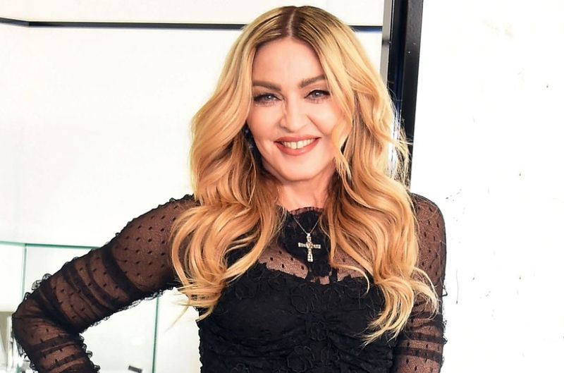 Madonna sở hữu cặp lông mày hình vòng cung đẹp