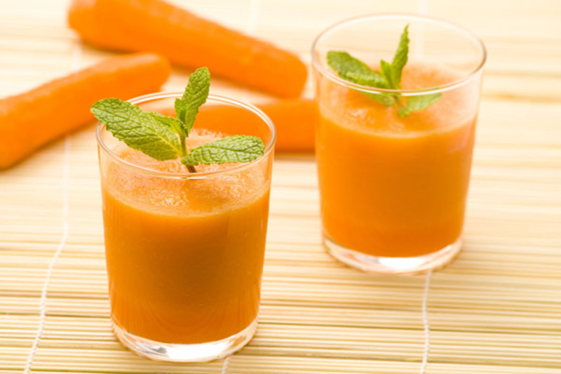 Uống sinh tố cà rốt mỗi ngày giúp bạn cải thiện thị lực rõ rệt