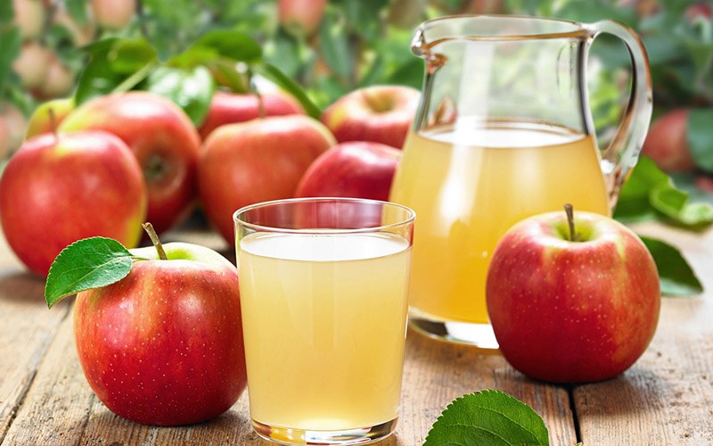 Uống nước ép táo giúp bạn giảm nguy cơ bị loãng xương