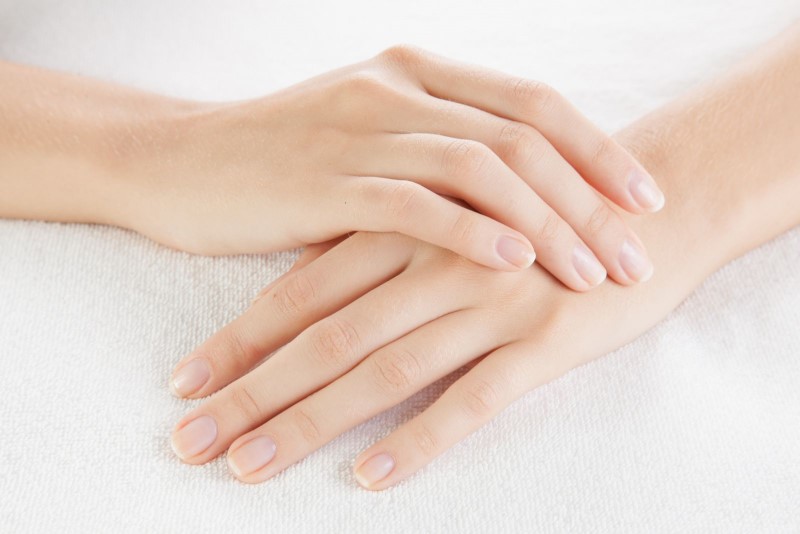 Sử dụng kem dưỡng móng tay là lựa chọn hoàn hảo trong chăm sóc và nuôi dưỡng móng tay