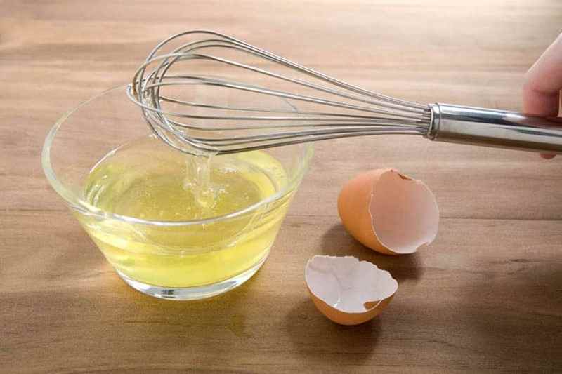 Lòng trắng trứng giàu protein lấp đầy các khoảng lỗ lõm